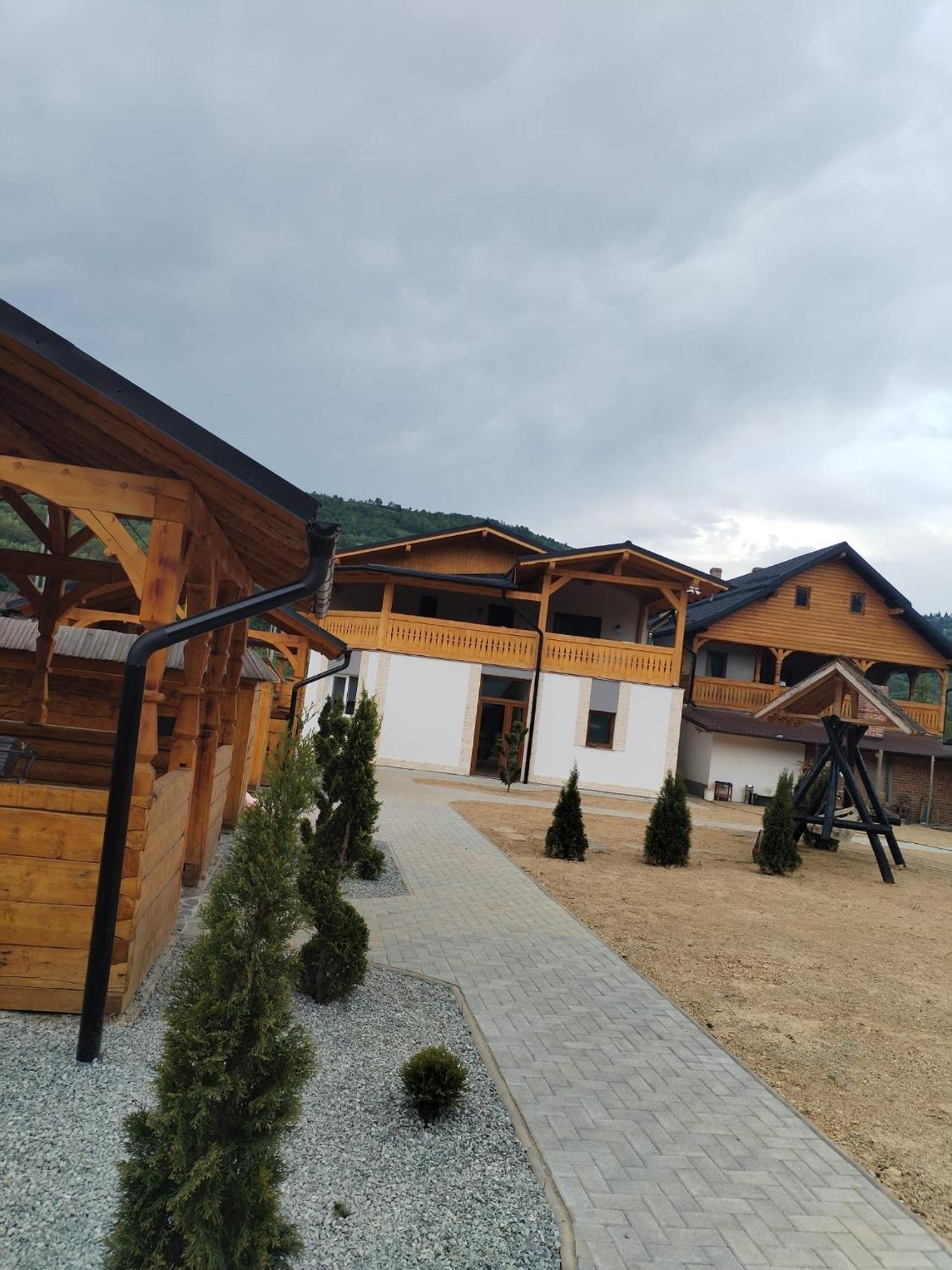 Popasul Din Vale Hotel Моисей Екстериор снимка